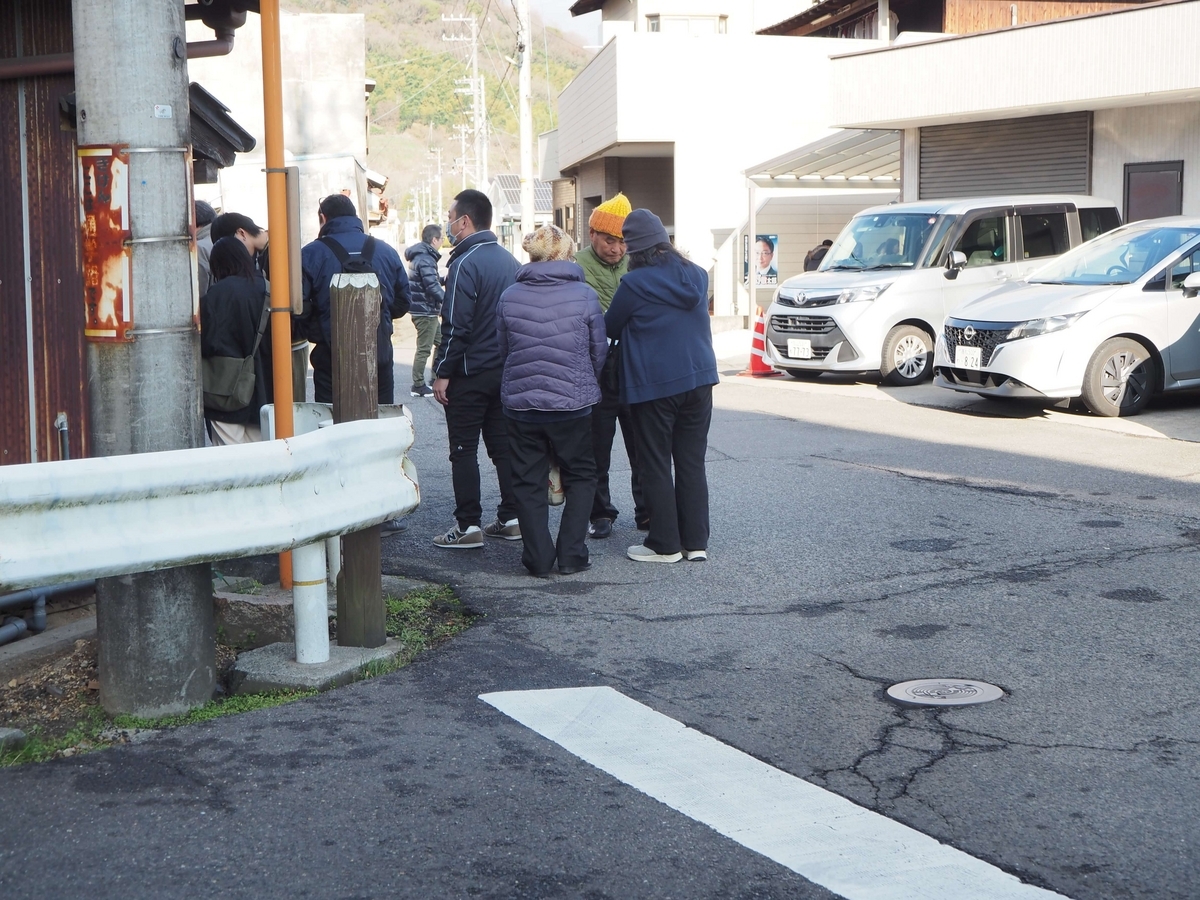 注文をとるおじさん