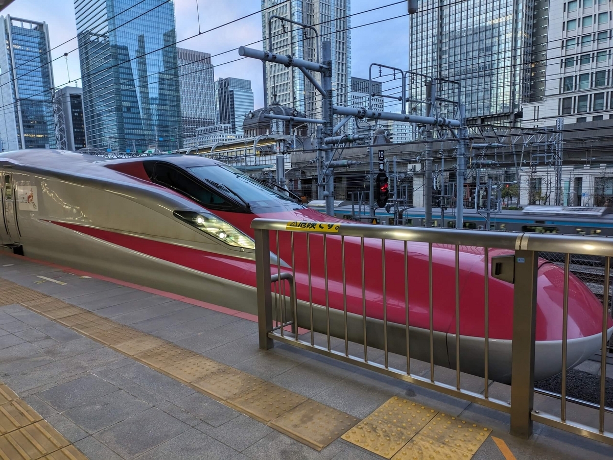東京駅のこまち1号