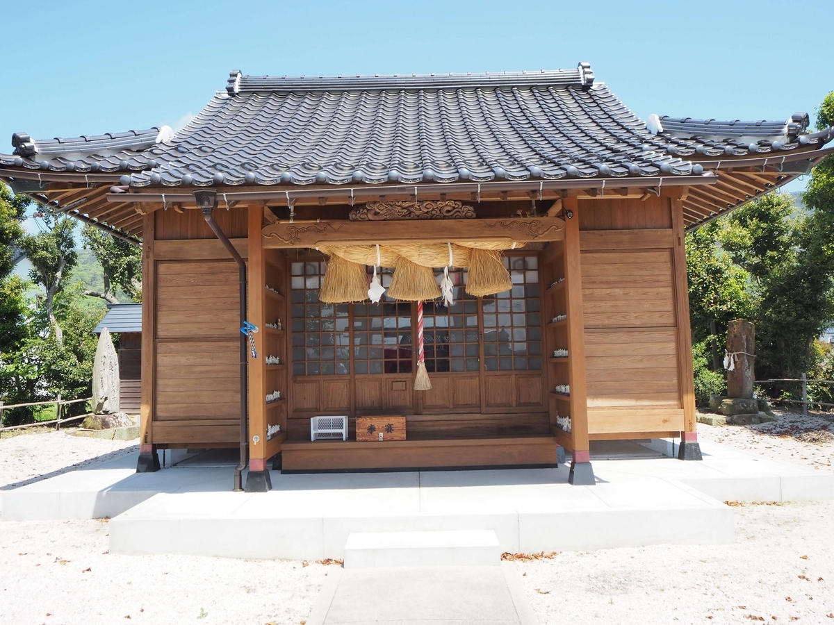 粟津稲生神社の拝殿