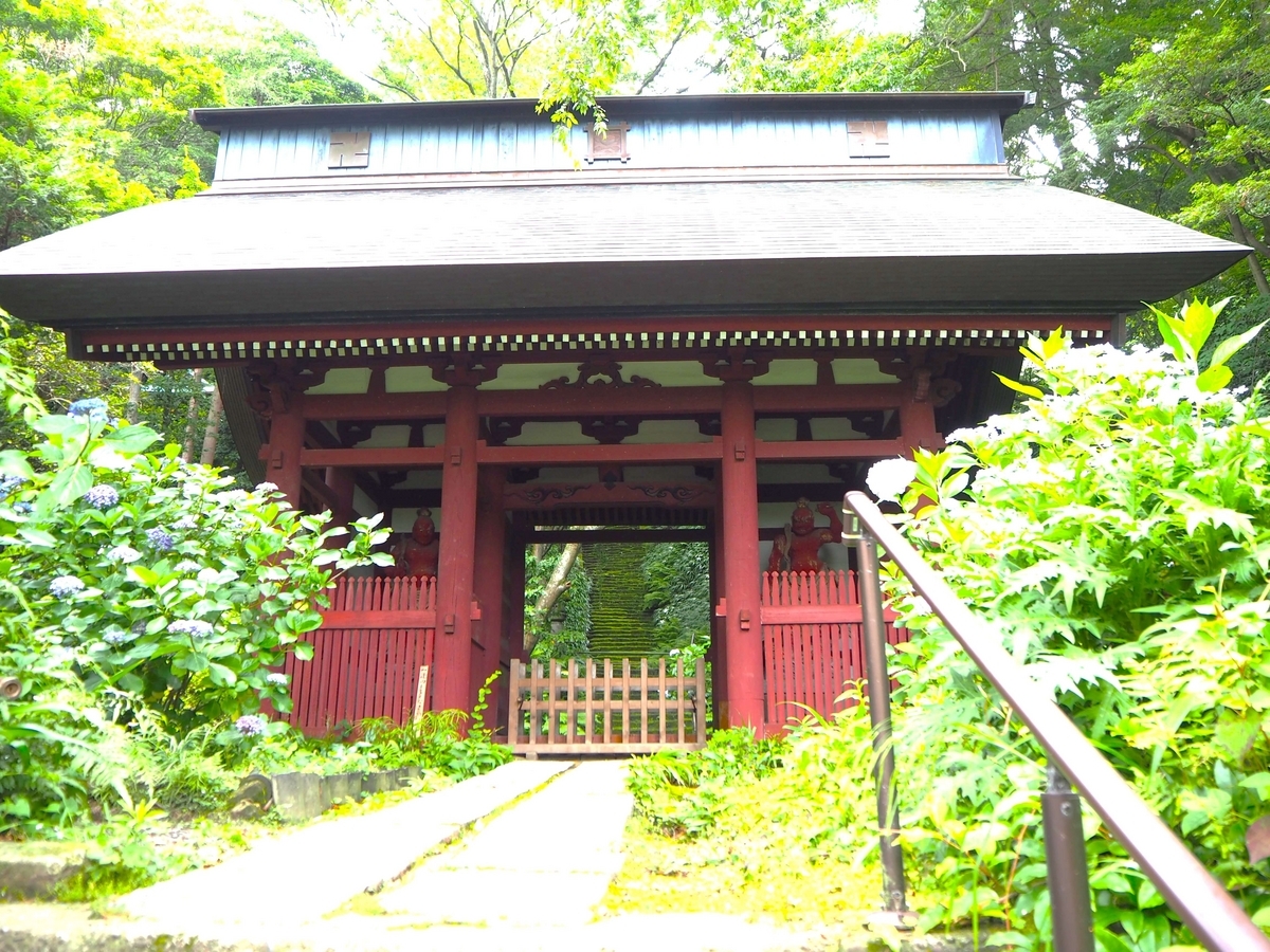 妙法寺の2024年6月17日の仁王門