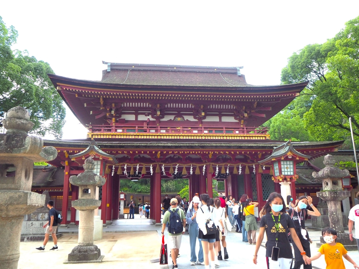 正面から見た楼門