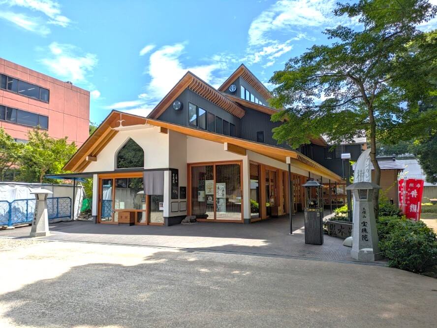 建物の正面