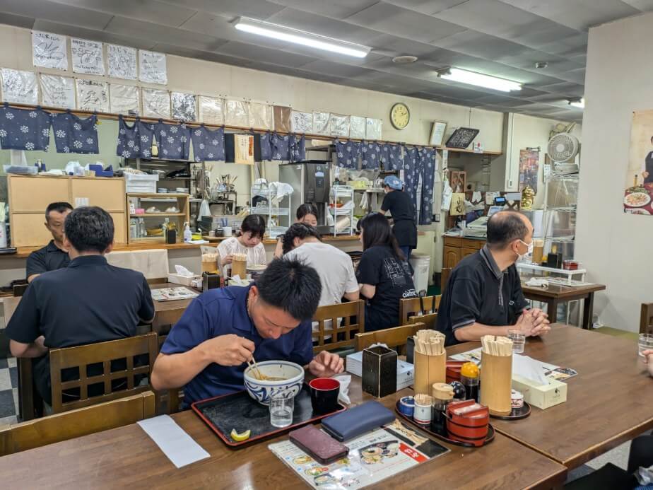 うまじ家の店内