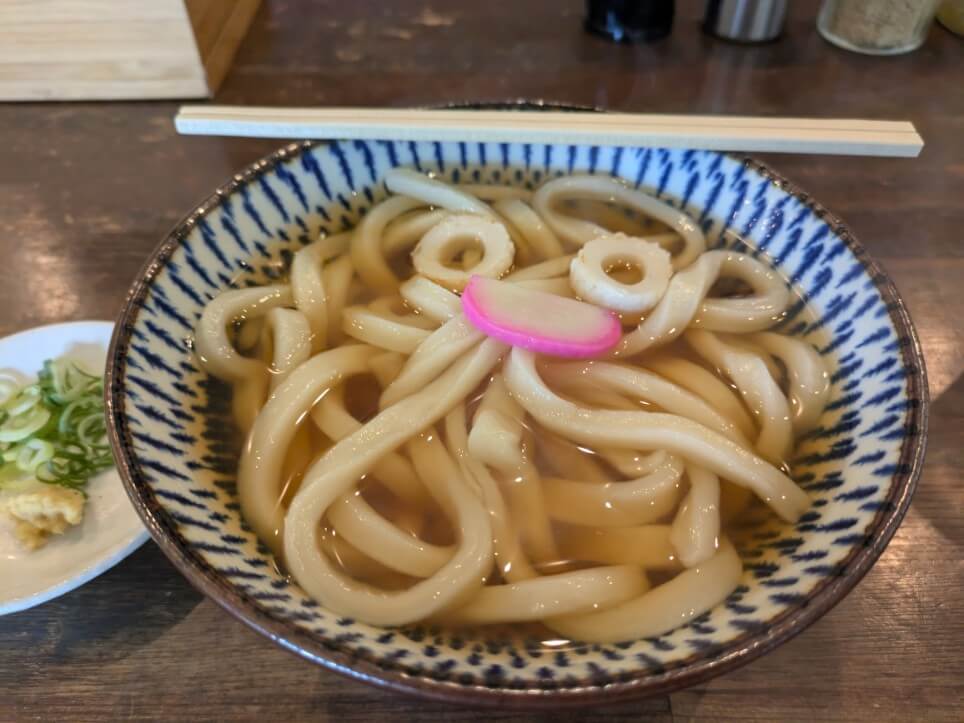 ドンブリ内の顔