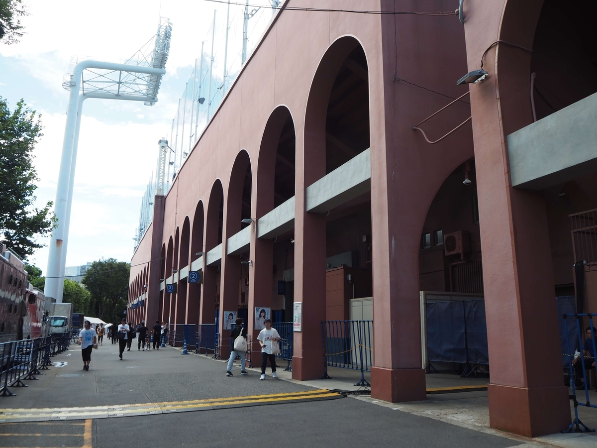 神宮球場の外観