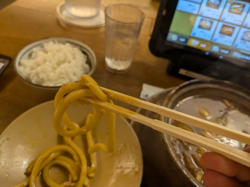 山本屋本店の麺