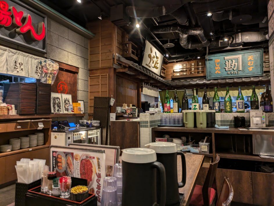丸八の店内