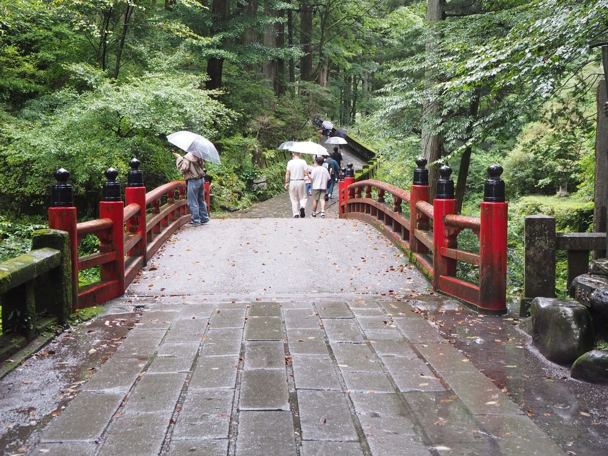 2024年9月22日の沢に沿った参道