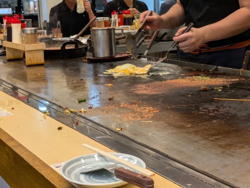 玉子を焼いている様子