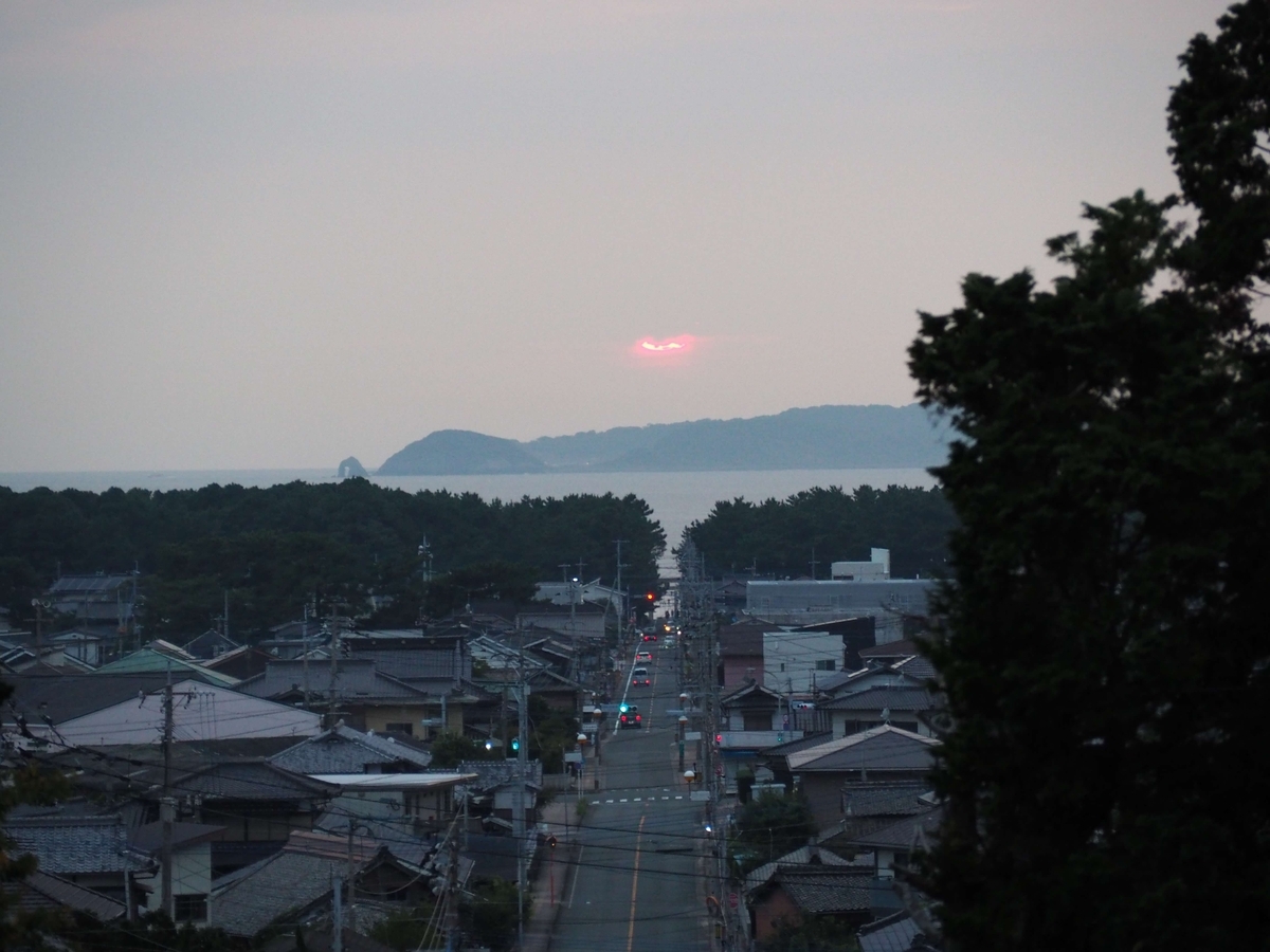 再び出現した夕陽