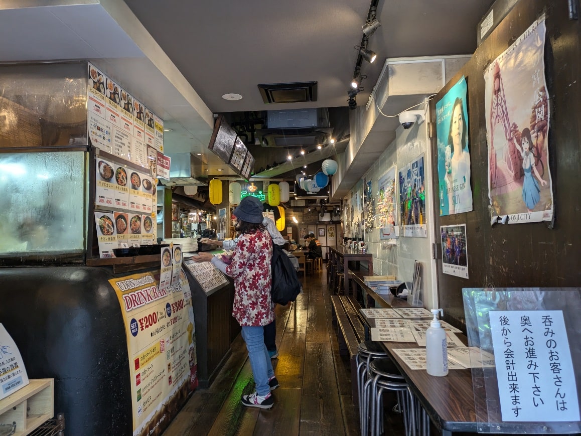 店に入ってすぐのカウンター