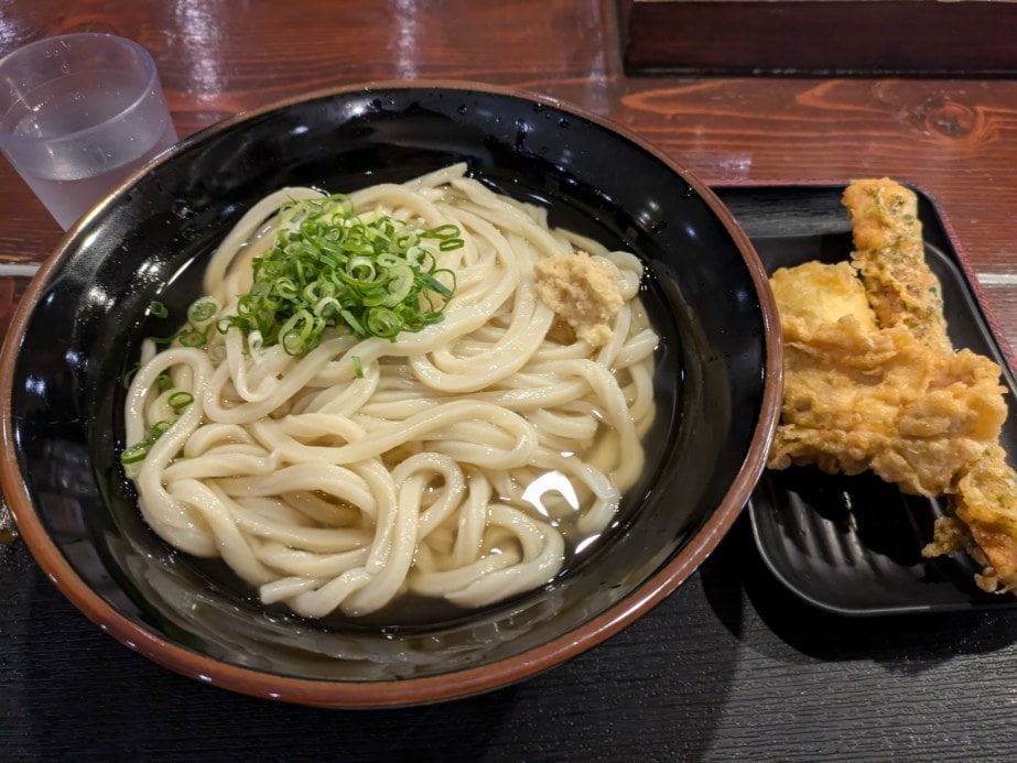 かけうどんととり天とちくわ天