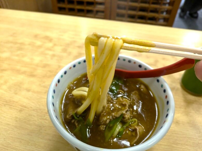おかるの中太麺