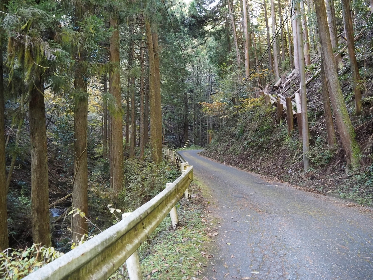 浅見茶屋までの坂道