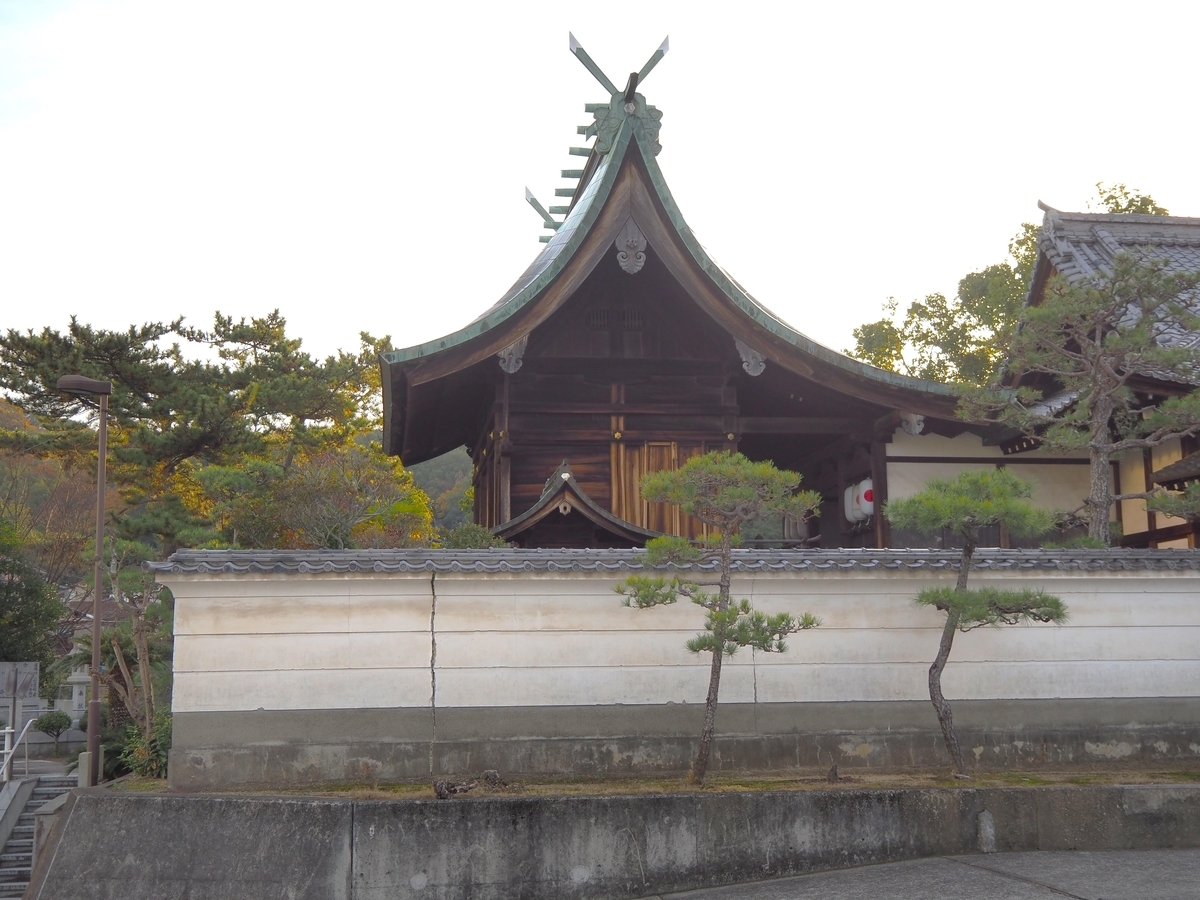 湯神社の本殿