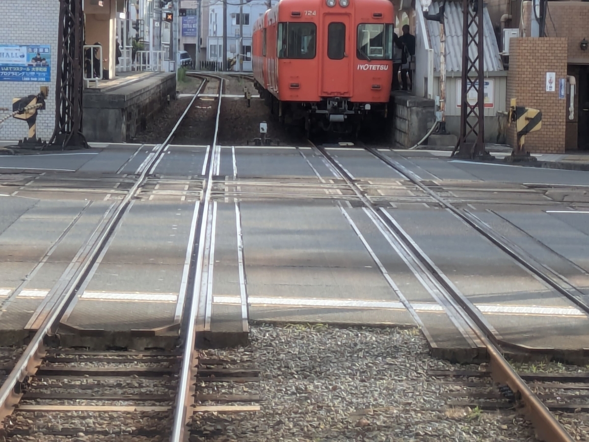 大手町駅のダイヤモンドクロス