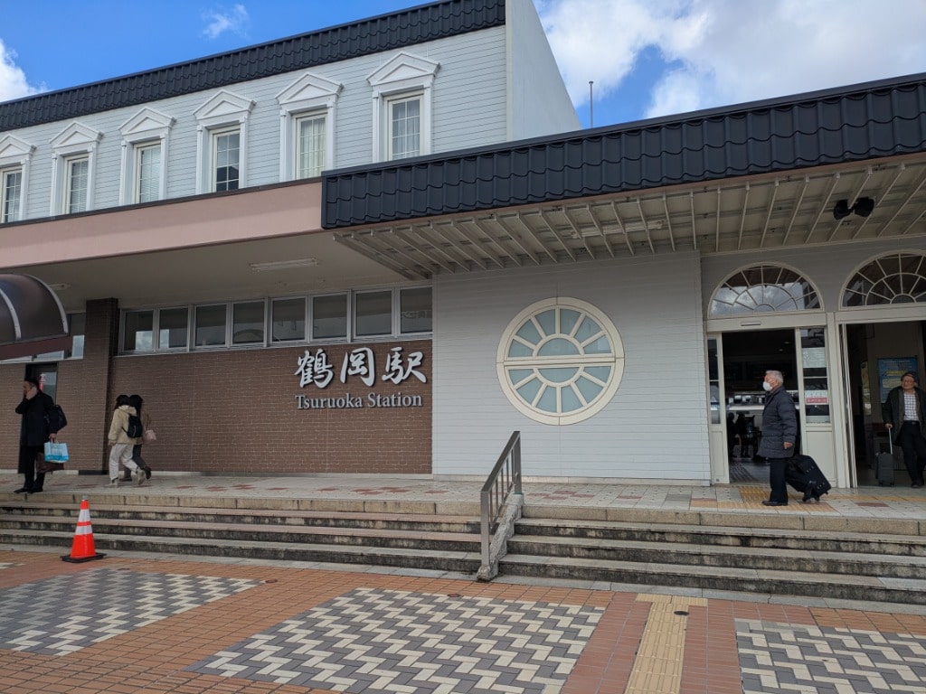 鶴岡駅の外観