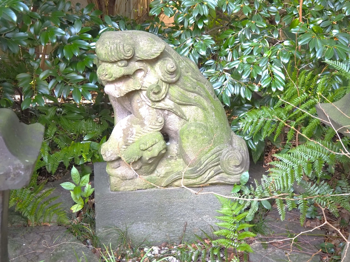 唸る狛犬