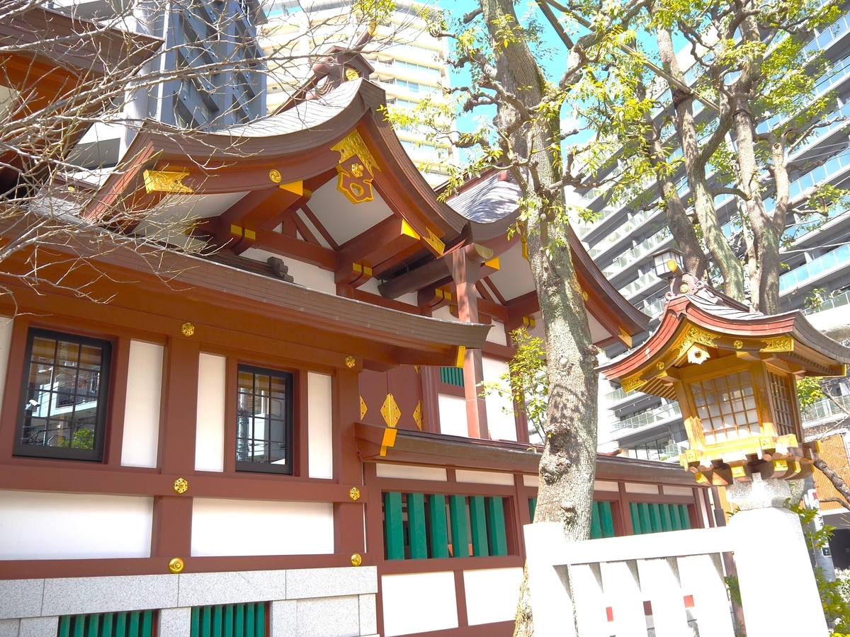 八幡づくりの本殿