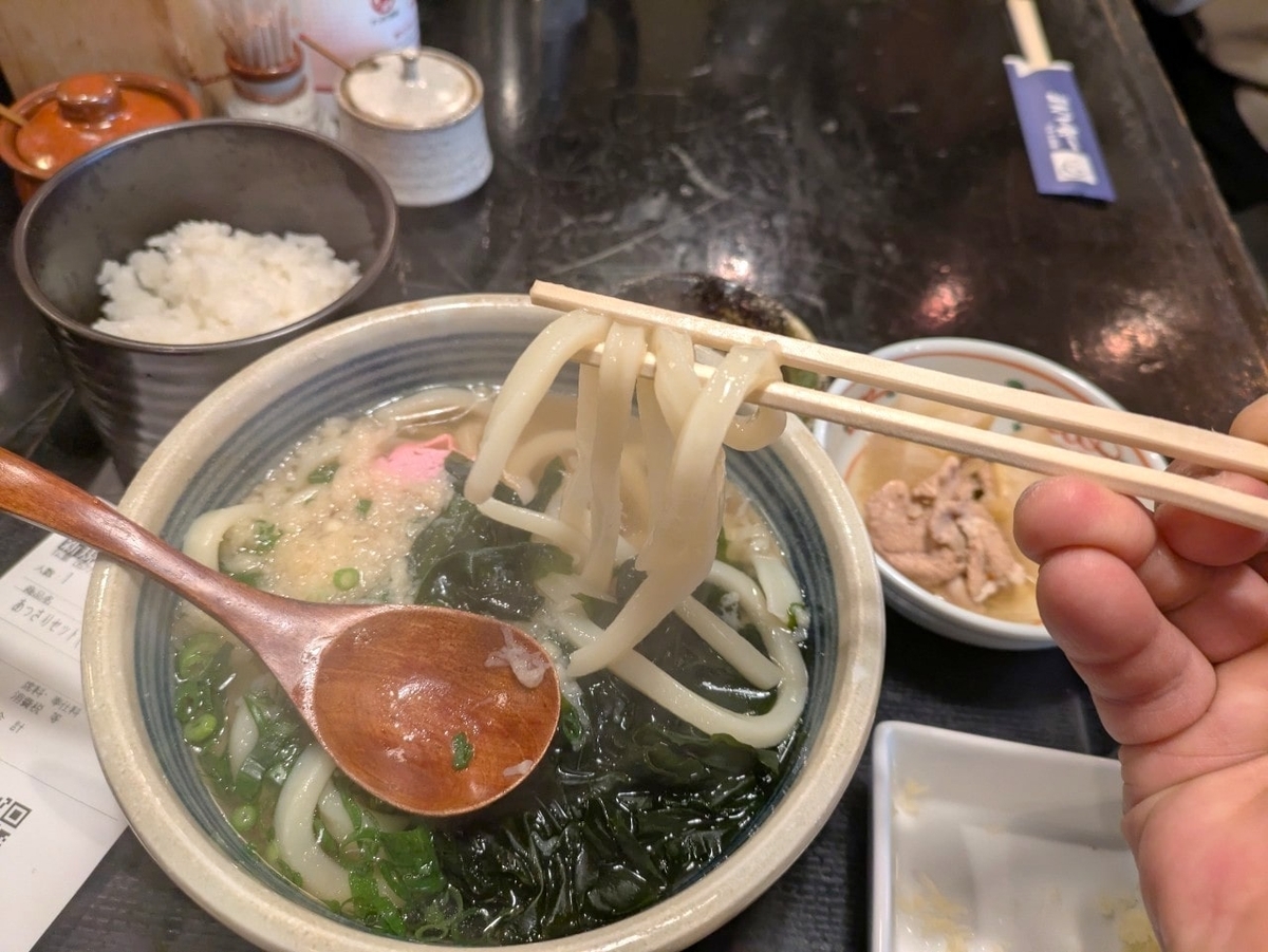 一滴八銭屋の麺