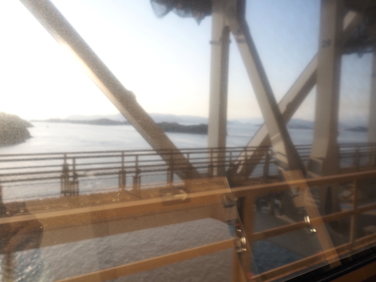 朝の瀬戸内海の風景