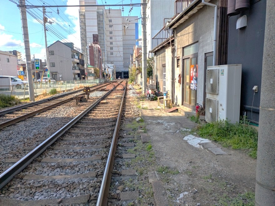線路から見たさぬき麺之介