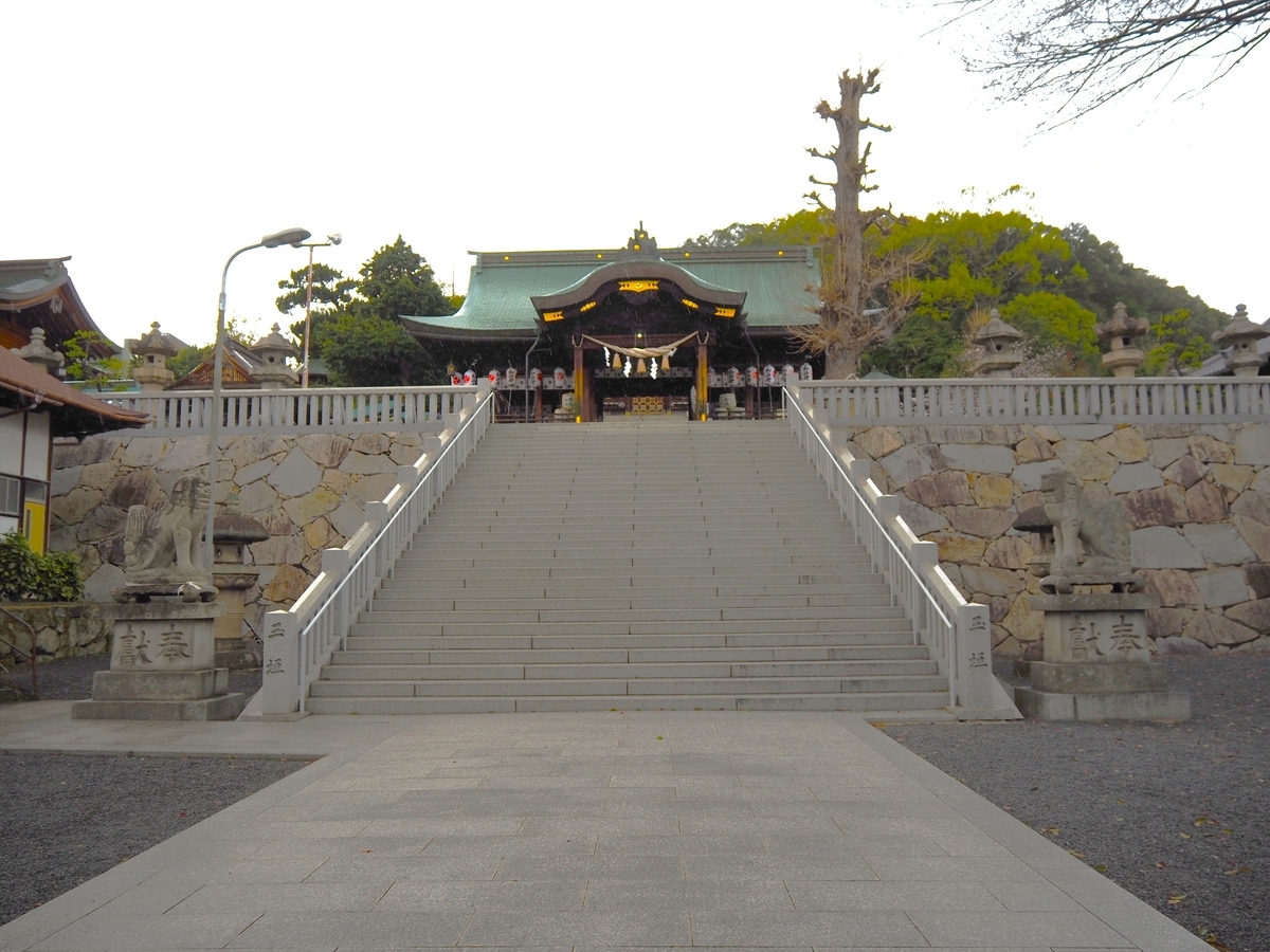 石清尾八幡宮の参道