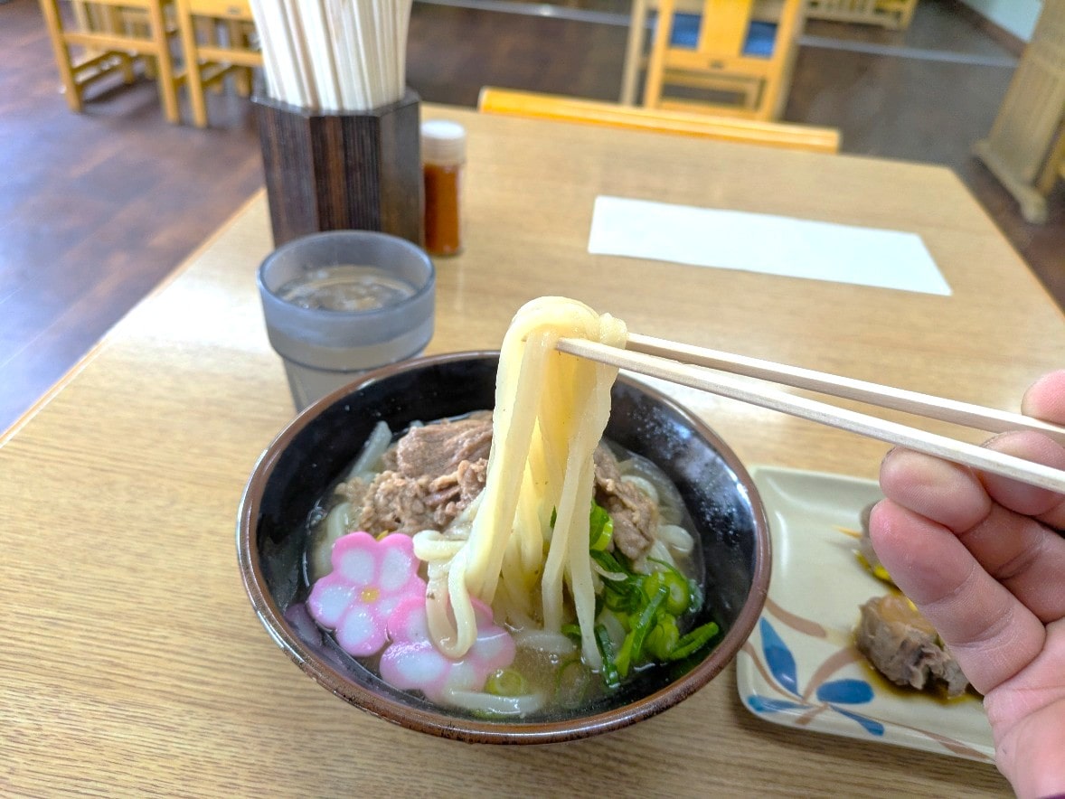 飯野屋の麺