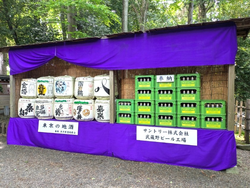 奉納された酒