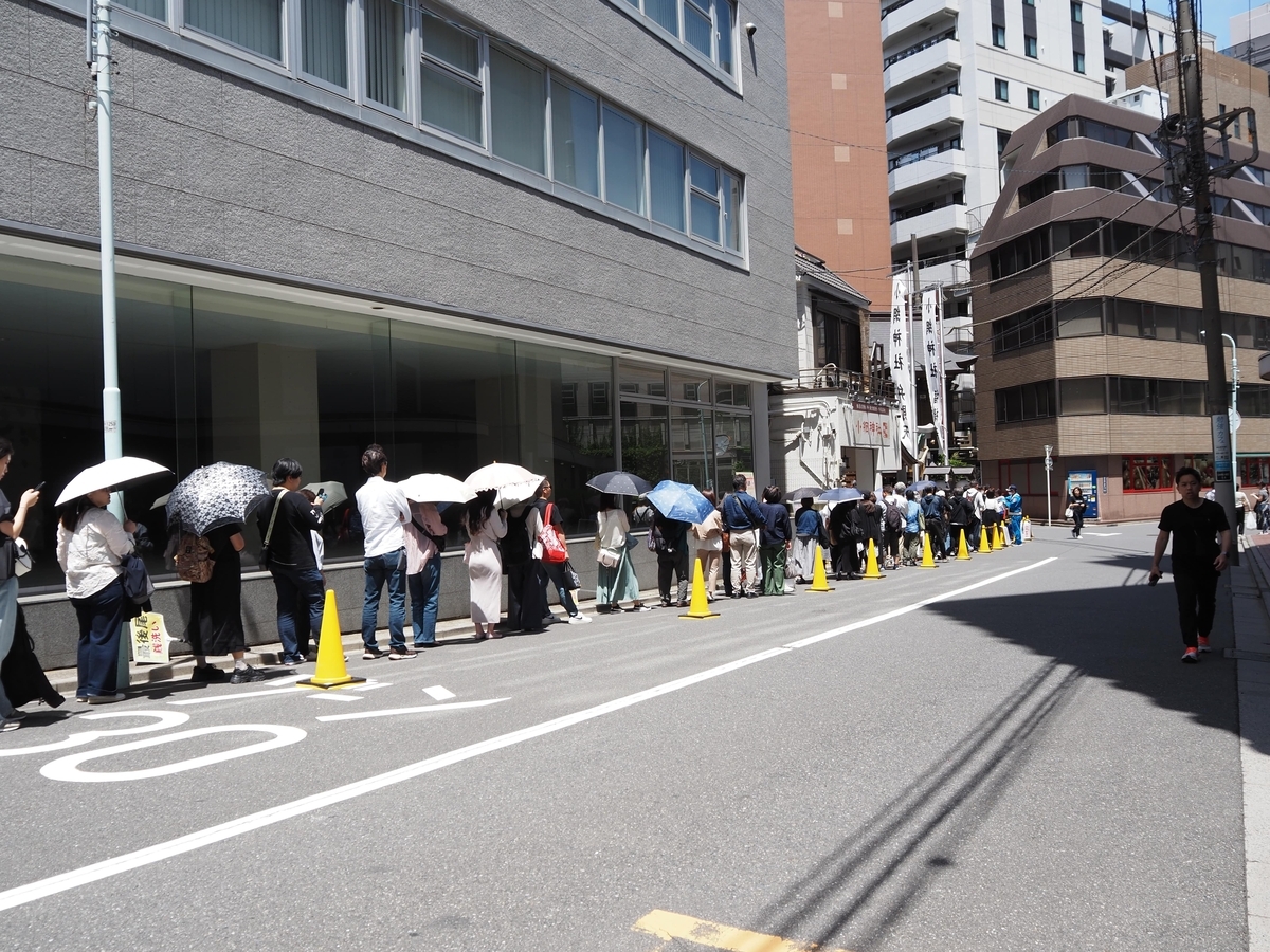 本殿参拝の行列