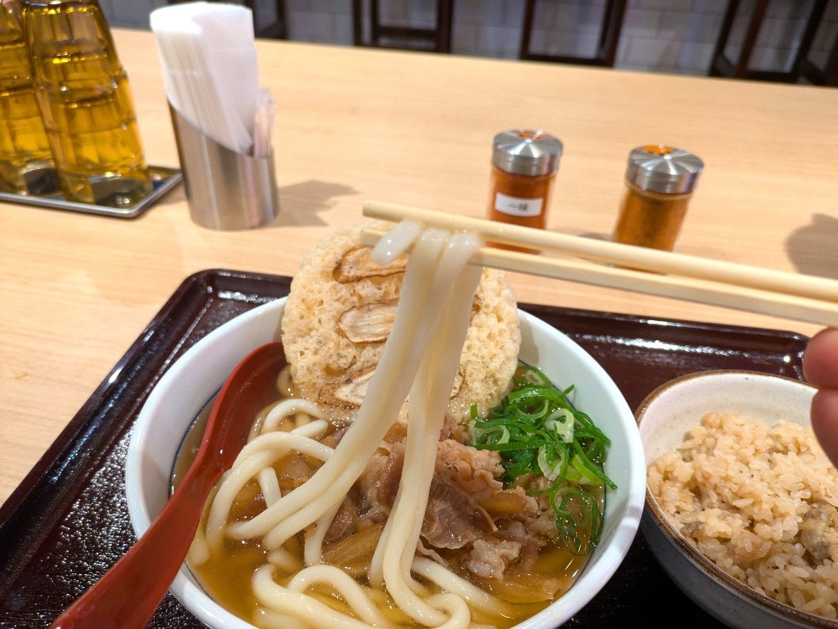 因幡うどんハラカド店の麺