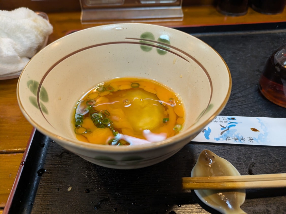 あご出汁を混ぜた生卵