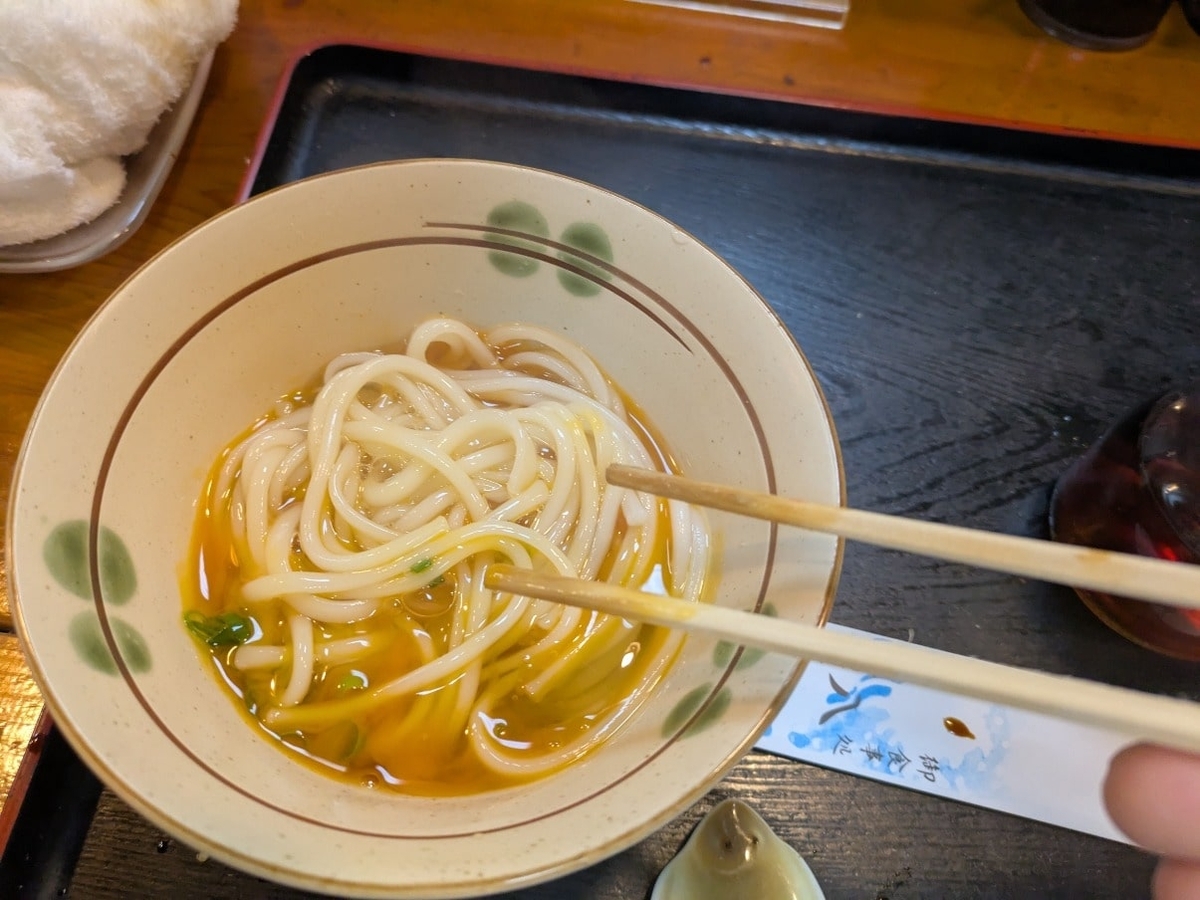 つけ汁に投入した麺