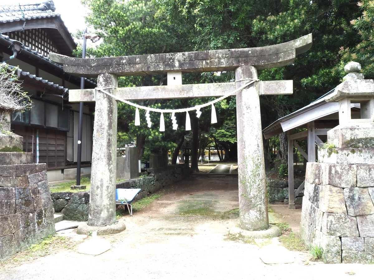西の鳥居