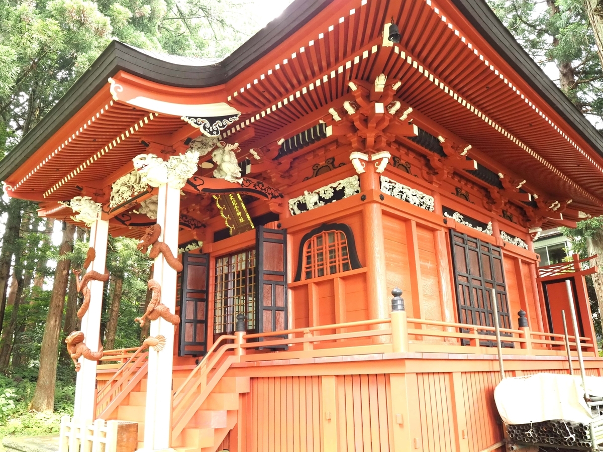 斜めから見た天地金神社