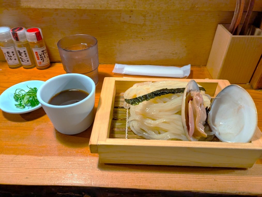 「大はまぐり、しじみ濃厚貝汁つけ麺」