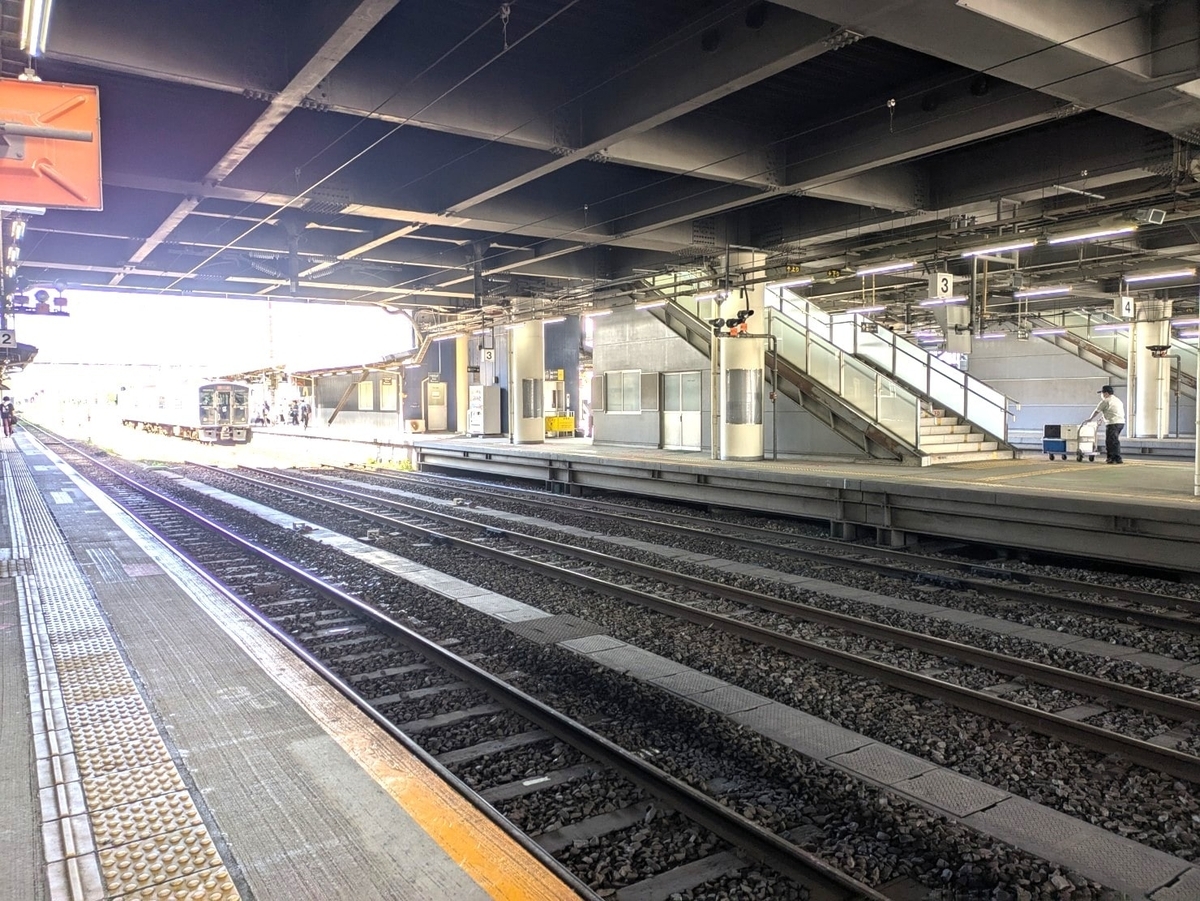 在来線ホーム