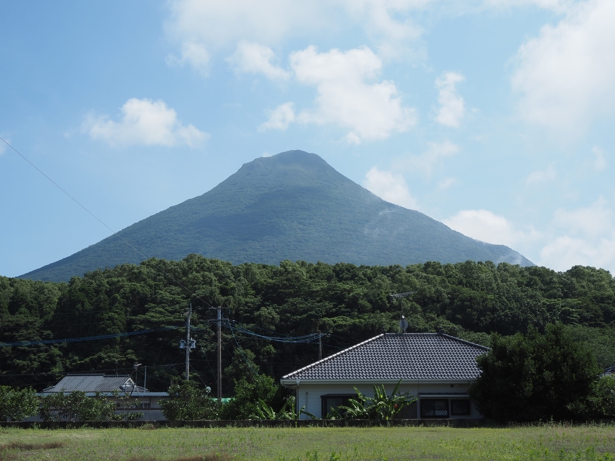 開聞駅からの開聞岳