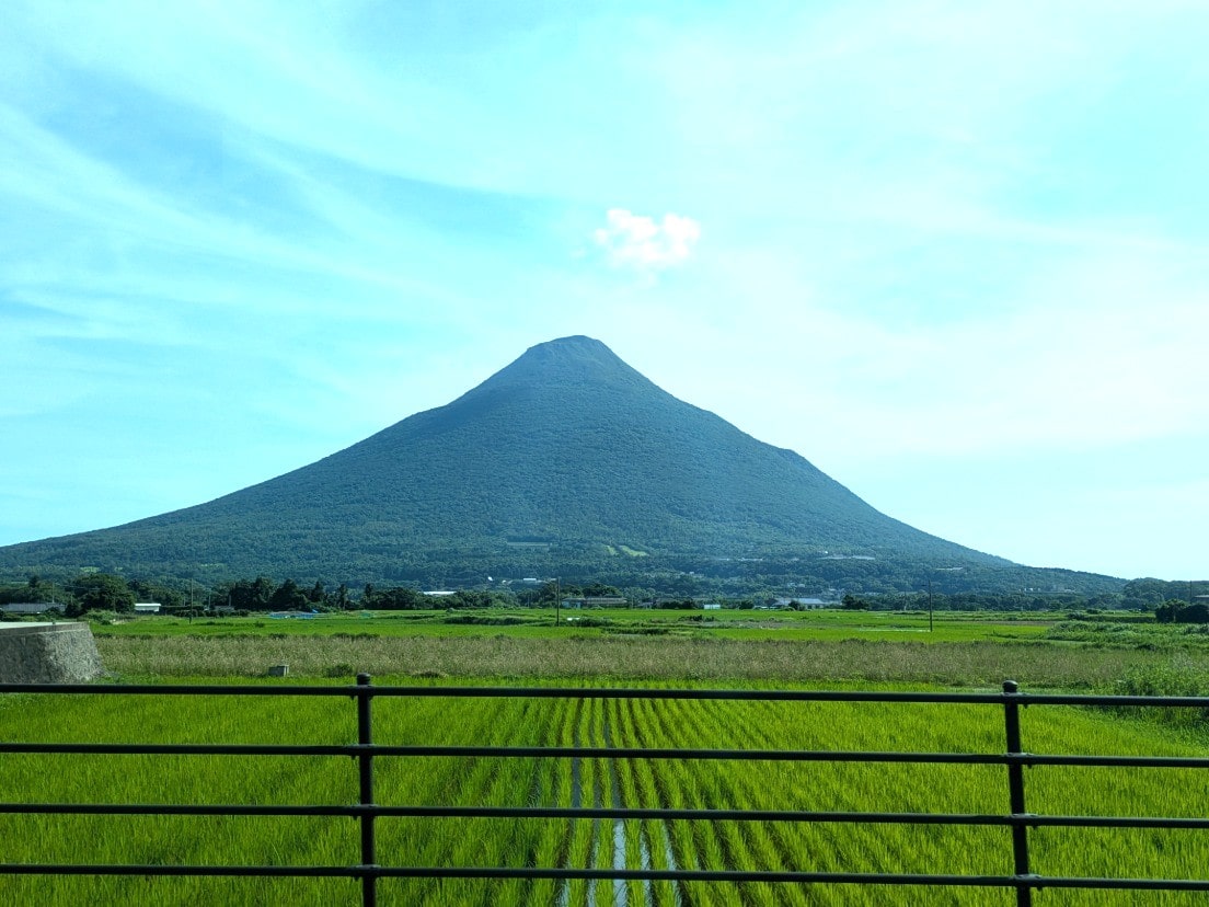 バスから見た開聞岳