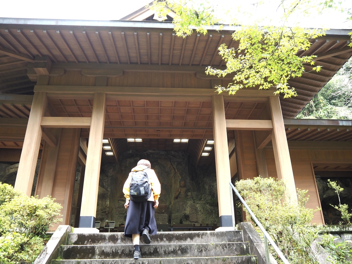 ホキ石仏第一群の建屋