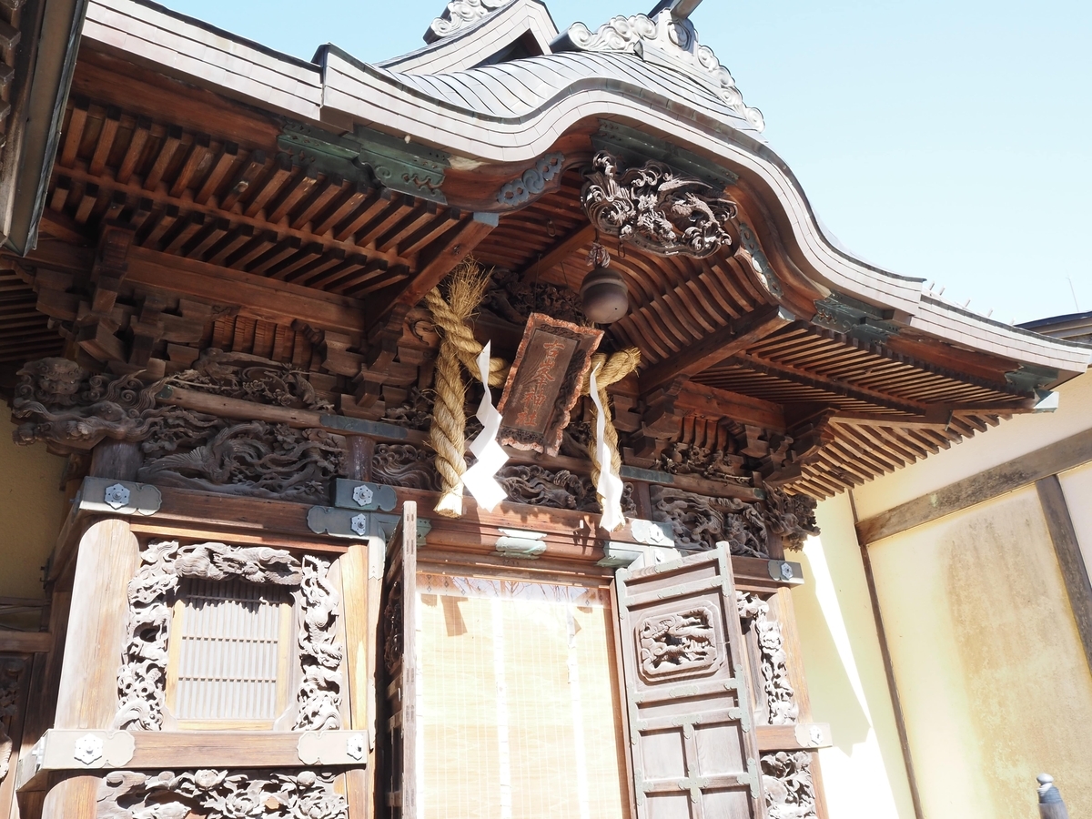 社殿の彫刻