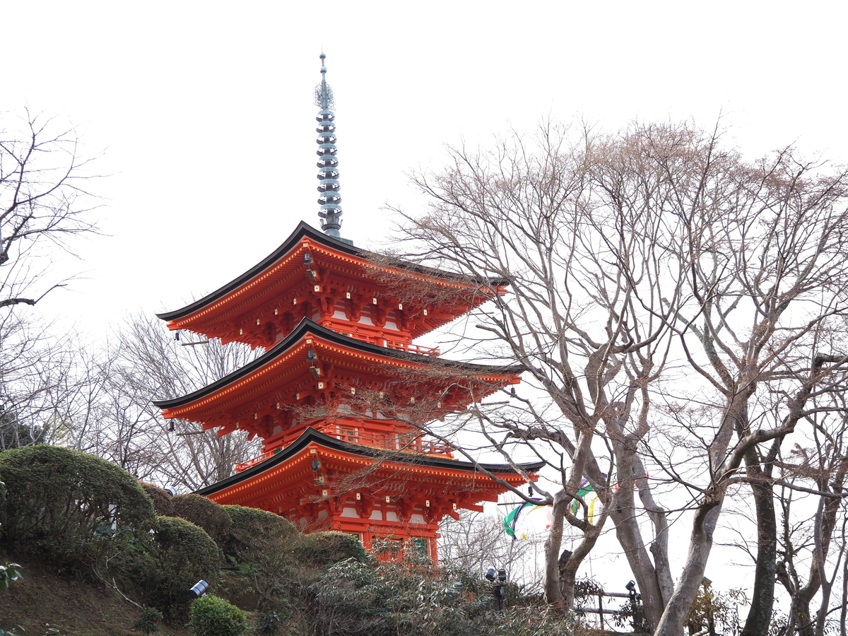 三重宝塔