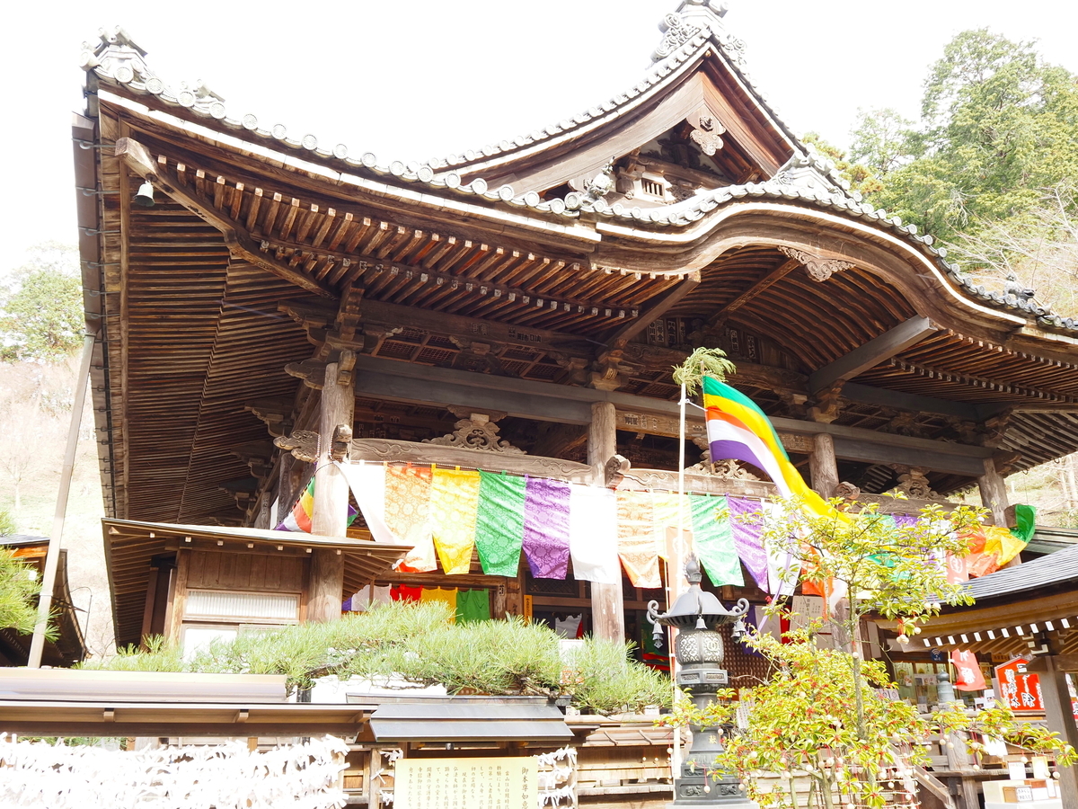 正面から見た本堂