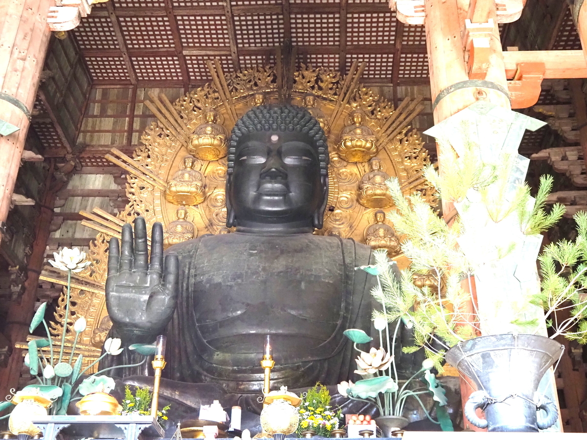 廬舎那仏像(正面)