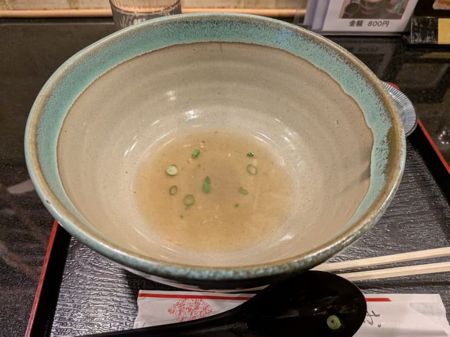 空のドンブリ