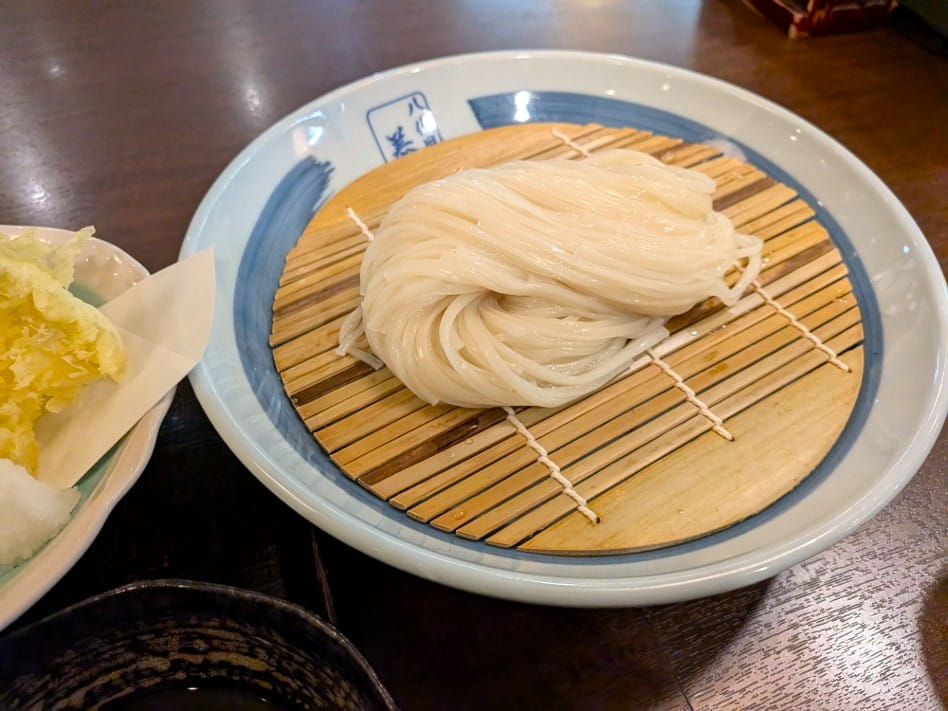 冷たいうどん