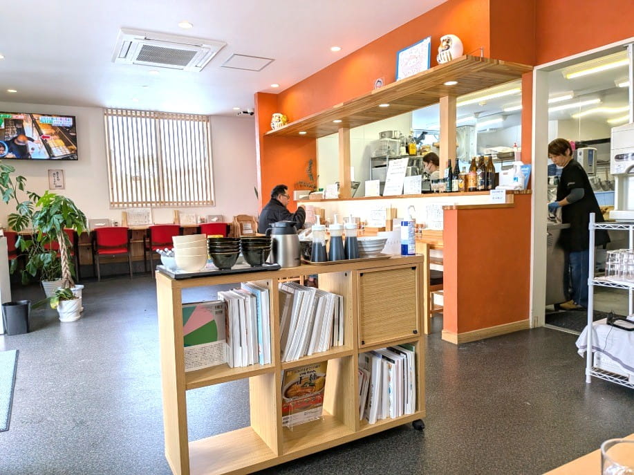「たいら」の店内