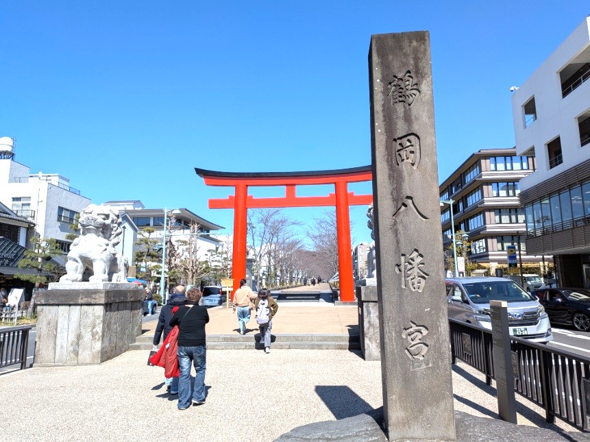 社号標と二之鳥居