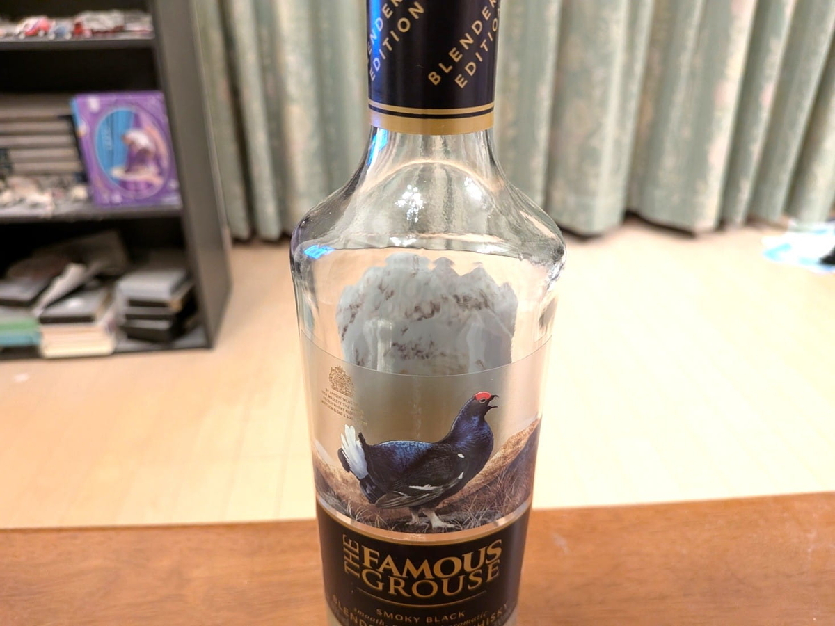 裏ラベルの雪山
