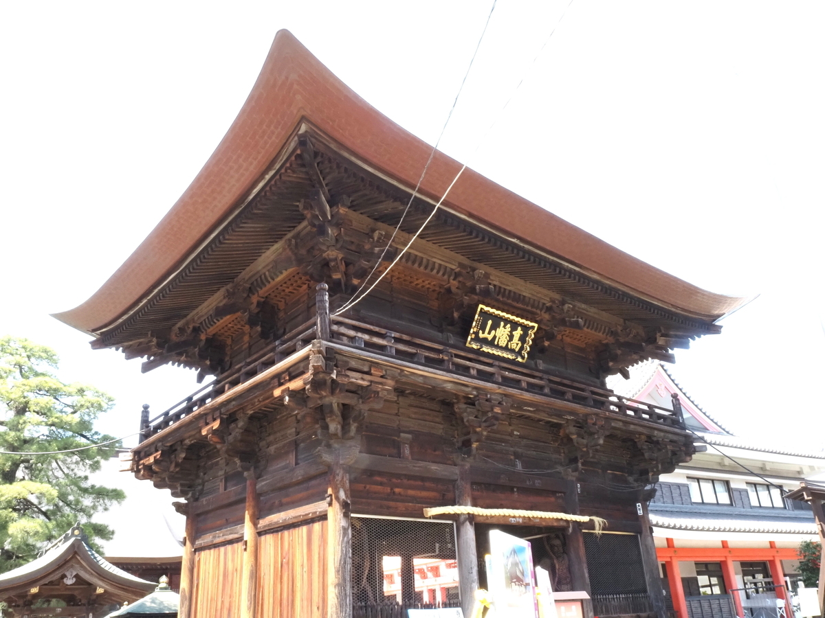 斜めから見た仁王門
